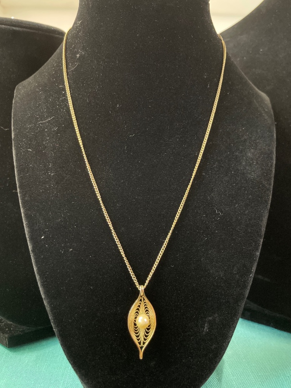 Vintage Sarah Coventry Faux Pearl necklace